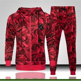 Camouflage SweatshirtsTracking Pants Men Tracksuit Sports Wear Gym Clothing Hoodies and pants Set Autumn Winter Men Set 201128