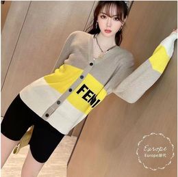 Women's Sweaters designer sweater 22SS stylish monogrammed laminated print front top loose Double F letter V-neck cardigan white coat T8NK