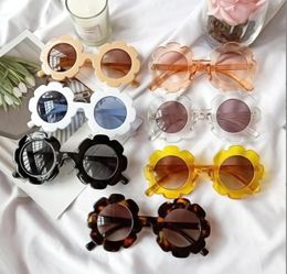 summer boy girls Outdoor FASHION sunglasses Kitten and Child sunglasses Bicycle Glass Metal hinge kids adorn eyewear Colourful Flower e'yeglasses for children