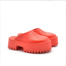 2022 New Thick Sole Sandals Fashion Hollow Out Women's Sandals Designer Platform Shoes Brand Ladies Slides Cutout Beach Slippers