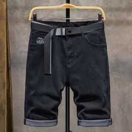 Pantaloncini jeans da uomo Lunghezza al ginocchio allentata Pantaloni medi casuali sottili estivi Moda coreana maschile Tinta unita Pantaloni con cerniera nera All-match 28-38
