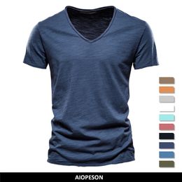 Brand Quality 100% Cotton Men T-shirt V-neck Fashion Design Slim Fit Soild T-shirts Male Tops Tees Short Sleeve T Shirt For Men CX220421
