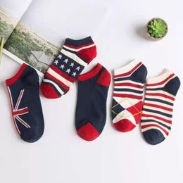 Men's Socks Pairs Lot Combed Cotton Men Fashion Colourful Striped Happy Dress Size 39-45 Breathable Sports Running SocksMen's