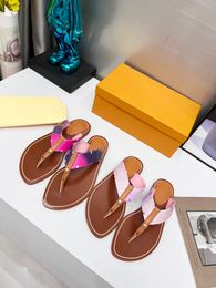 2023 New Fashion Womens Sandals Paris Women Famous Designers Slippers Fashion Summer Girls Slide Beach Womens Sandal Slides Flip Flops Shoes 0508