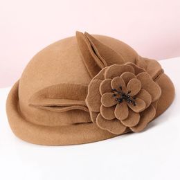 Berets Lady Flowers Fedoras Hat Female Autumn Winter Wool Hats British Retro Dome Cap Woolen Flower Adjust B8941Berets