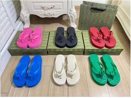 2022 Fashion Designer men women summer beach slippers foam Indoor Shower Flip Flops womens Rubber Sole Classic Stylish Flip-Flops size 35-42