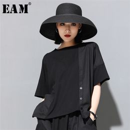 EAM Spring Summer Round Neck Half Sleeve Black Button Split Joint Loose Big Size T-shirt Women Fashion 210317