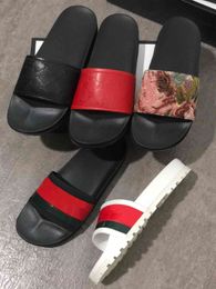 Pantofole infradito di design Sandali da donna Scivolo in gomma Pantofola da uomo in broccato floreale Pantofola da spiaggia a righe
