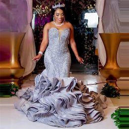 Elegant Arabic Wedding Dresses Plus Size Lace Appliques Bridal Gown Custom Made Sleeveless Tiered Ruffles Back Zipper Robes De Mariée