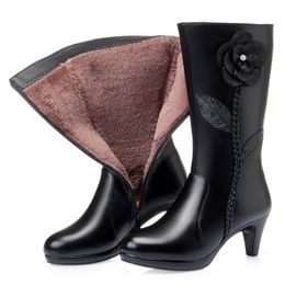 Winter Boots Ladies 2022 New Genuine Leather Women Riding Boots Flower Mid-tube Thick Wool Warm Women Office Boots