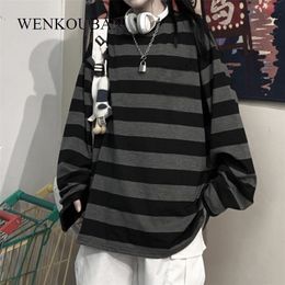 Striped T Shirt Women Casual Loose Long Sleeve Tops Female Streetwear Gothic Dark Shirts Spring Women T-shirt Vintage Blouse 220408