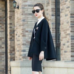 Women's Wool & Blends Fashion Cloak Coat 2022 Auutmn Short Elegant Trench Coats Womens Black Overcoat With Scarf Abrigos Mujer 2029 Bery22