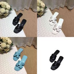 Women Designer Slipper Luxury Slides Flat Slippers Ladies Beach Sandal Classical Woman Shoes Y220527