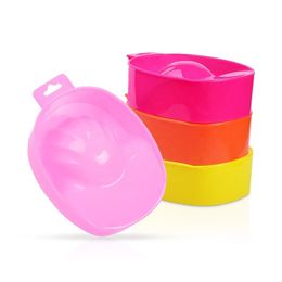 Portable Manicure Plastic Nail Polish Remover Bowl New Arrival Nail Art Soak Bowl Off Hand Spa Bath Soaker Treatment Nail Tools