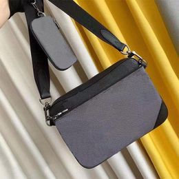 Shoulder Bags Handbags Men Leather TRIO Messenger Bags Luxury Make up Bag Designer Handbag Tote Mans bag Tote bag Black