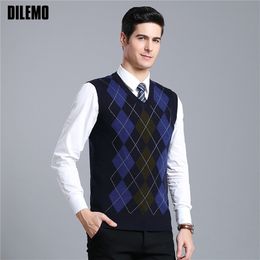 Fashion Brand Sweater Mens Pullover V Neck Slim Fit Jumpers Knitting Patterns Autumn Vest Sleeveless Casual Clothing Men 201221