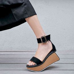 Dress Shoes Salu Black Casual Wedges Sandals for Women Classic Design Platforms Heels Vintage Buckle Strap Summer Woman 220318