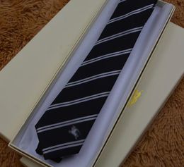 Cravatta di design di lusso Cravatta in tessuto di seta di moda Cravatta blu classica Cravatta da uomo con motivo a quadri Cravatta fatta a mano casual