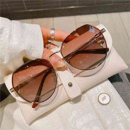 sunglasses trendy cool Canada - Sunglasses New year's Metallic Pink gradient Polarized Women's street shooting toad glasses trendy cool personality thin