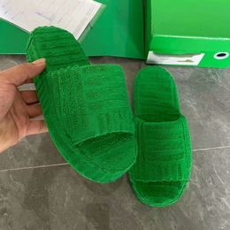 Green Tower Slipper Designer Platform Sandal Solid Fur Fluffy Slippers Thick Bottom Lady Sliders Fabric Rubber Outsole Beach Sandales Flipflops Shoes