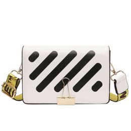 Small Square Women Stripe High-capacity Shoulder Bag Fashion Women's Leisure Messenger Handbag G220422