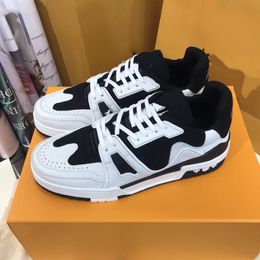 High quality luxury Spring and summer men sports shoes collision color outsole super good-looking are Size38-45 MKJK002