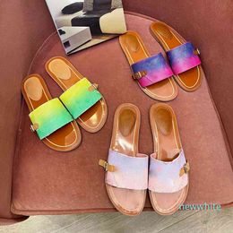 LOCK IT slippers Leather outsole flat sandals summer women designer gradient lacquered canvas leathers buckle hollow hole logo beach fashion