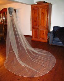 2018 Romantic One-Layer Bridal Veil Cathedral Length Tulle Rhinestones Wedding Veils Beaded Edge White Or Ivory Bride's Veil Hot Sale