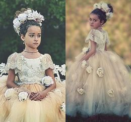 2015 Vintage Flower Girl Dresses for Wedding Party Princess Short Sleeves Crew Flowers Lace Tutu Ball Gown Communion Girls Pageant Dresses