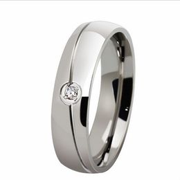 Formato dell'anello libero dell'incisione 1PC delle donne degli uomini 6MM di titanio Wedding di cristallo CZ intarsiata cupola band statunitense 5-13