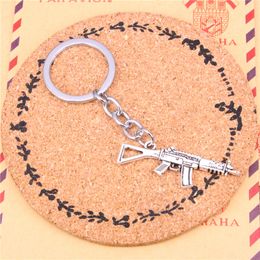 Keychain machine gun assault rifle Pendants DIY3 Men Jewelry Car Key Chain Ring Holder Souvenir For Gift