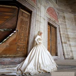 2016 Bridal Gowns Custom Glamorous Ball Gown Muslim Wedding Dresses witn Applique Chapel Train long sleeve Bridal Gown