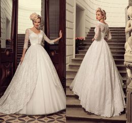 High Quality Luxury Lace Applique A-Line Wedding Dresses Sheer V Neckline Long Sleeves Bottons Elegant Iullsion Tiered Skirt Sweet Decent