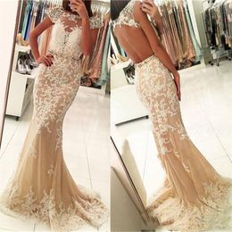 Aftonklänningar 2018 Nya Illusion Cap Sleeves Vit Lace Appliques Beaded Champagne Mermaid Tulle Backless Sweep Train Party Dress Prom Gown