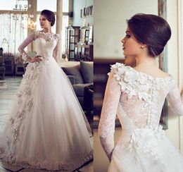 Designer Arabic Dubai Lace Wedding Dresses Muslim Long Sleeves A Line Wedding Gown Bateau Flowers Embellishment Modest Bridal Dress
