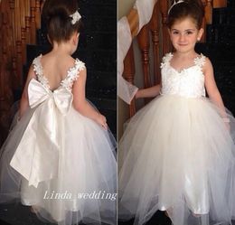 2019 White Flower Girls' Dresses Popular A-Line Long Weddings Party Girls Pageant Dresses First Holy Communion Gown