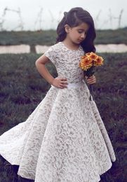 Wedding Flower Girls Dresses For Beach Full Handmade Lace Princess Ball Gowns Lovely Girls Pageant Dress Cap Sleeves Formal Dresse258M