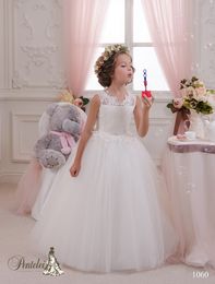 2016 Miniature Bridal Dresses with Jewel Neck and Keyhole Back Appliques Tulle Ballgown Girls First Communion Gowns