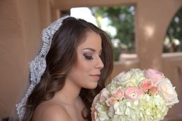 New Best Selling Romantic One Layer Chapel Length Veil With Beautiful Tulle Lace Flower Appliques Edge Wedding Veils Bridal Accessories
