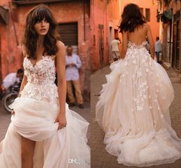 -2018 LIZ MARTINEZ PLAYA Vestidos de novia con el cuello en V 3D con cuello en V Faldas en estroplas sin espalda Tallas grandes Elegante Jardín País Niño Niño Bodas