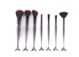 Black Mermaid Brush Set de pinceaux de maquillage en spirale 7pcs Cream Face Power Brushes Beauté multi-usage brosses cosmétiques
