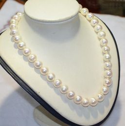 Gorgeous natural 8-9mm natural south seas white pearl necklace 19 inch 14K gold clasp