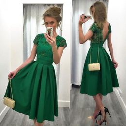 Green Short Prom Dresses Knee Length Party Cocktail Gowns Sexy Backless Vestidos Fiesta Lace Appliques Short Sleeves Homecoming Dresses