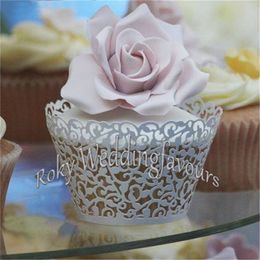 Spedizione gratuita 50 PZ Little Vine Filigree Laser Cut Lace Cupcake Wrapper Wraps Liner Wedding Birthday Party Cake Decoration Tazze