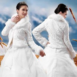 Wedding Accessories High Quality Faux Fur Bolero Long Sleeves Ivory Wedding Jackets Winter Warm Coats Bride Wedding Coat