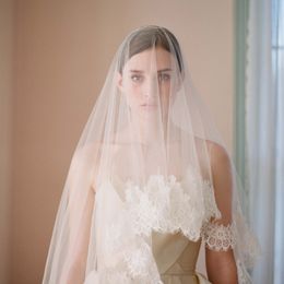 High Quality Bridal Veils With Lace Applique Edge Fingertip Length One Layer Tulle White Cheap Hotselling Wedding Bridal Veils #V006