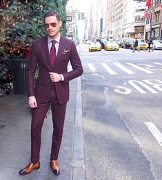 High Quality Burgundy Mens Suits Slim Fit Two Buttons Groom Wedding Tuxedos Cheap Two Pieces Custom Suit (Jacket+Pants)