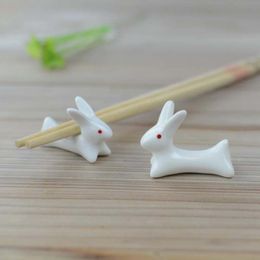 2017 Hot!Wholesale-Japanese Ceramic Ware Rabbit Chopsticks Rest Rack Porcelain Spoon Fork Home Decor New free shipping