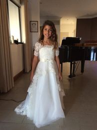 2018 Wedding Dresses Little Bride Cheap Sheer Neckline Beads Lace Appliqued BOHO Bridal gowns Open Back Beach Wedding Dress