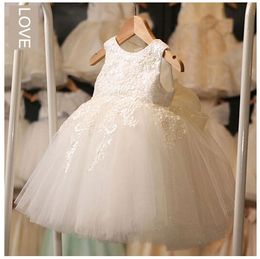 Abiti da prima comunione bianchi per ragazze 2016 Marca Tulle Lace Infant Toddler Pageant Flower Girl Dress per matrimoni e compleanni